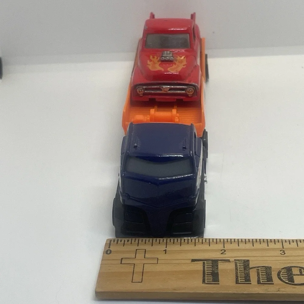 HOT‎ WHEELS Semi Truck Flat Bed  MATTEL RETRO  2006 Vehicle Carrier Toy Cars
